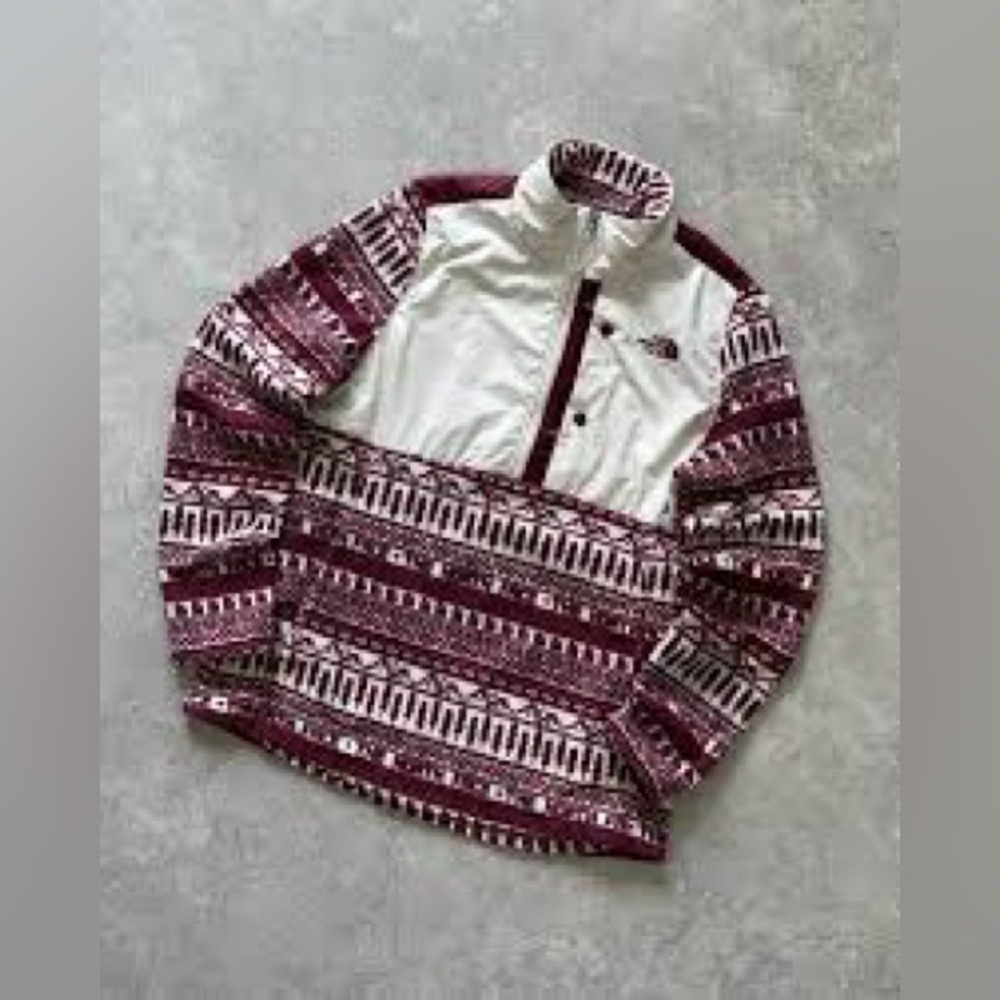 The North Face Aztec‎ Fleece Quarter-Zip Pullover
Medium